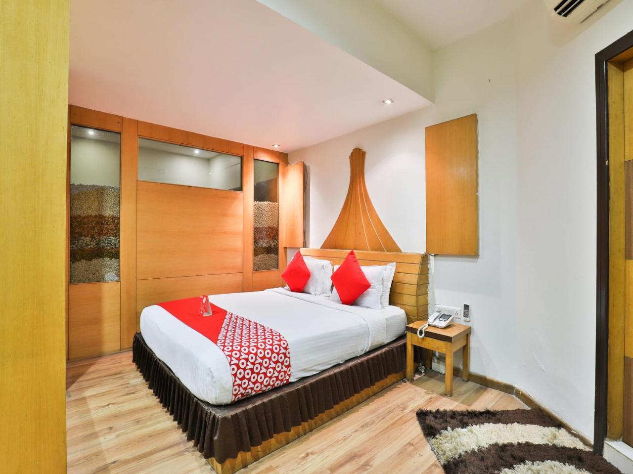 Oyo 1123 Hotel Rock Regency Ahmedabad Exterior photo