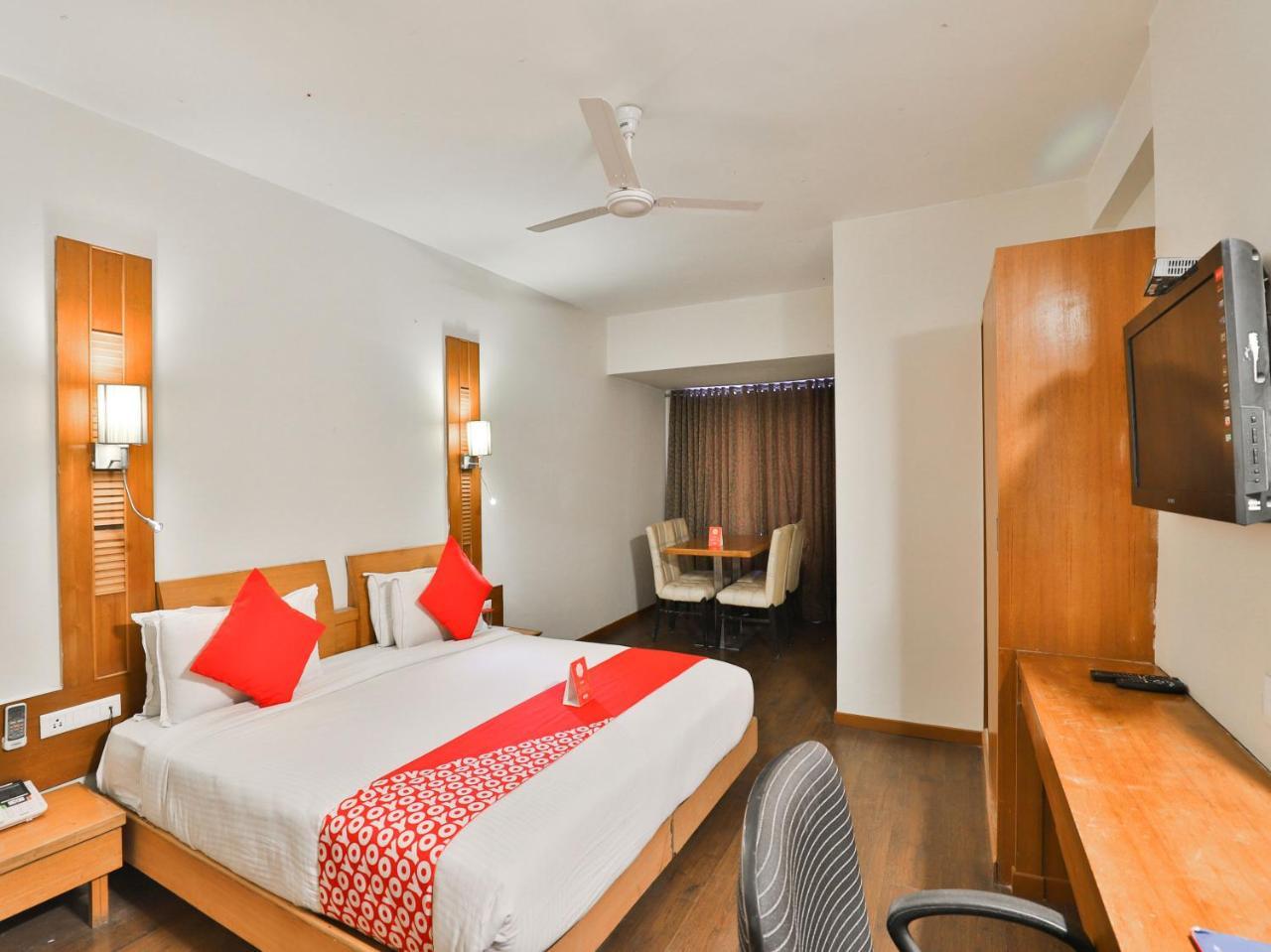 Oyo 1123 Hotel Rock Regency Ahmedabad Exterior photo